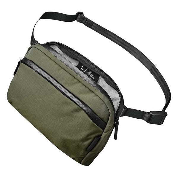 Flight Sling 2L Alpaka AA010460518 Sling Bags 2L / Green | Axoflux 210D